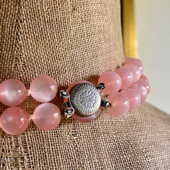 VTG ‘60s Richelieu Pink Pearl Double Strand Necklace & Earrings - Picture 6 of 10